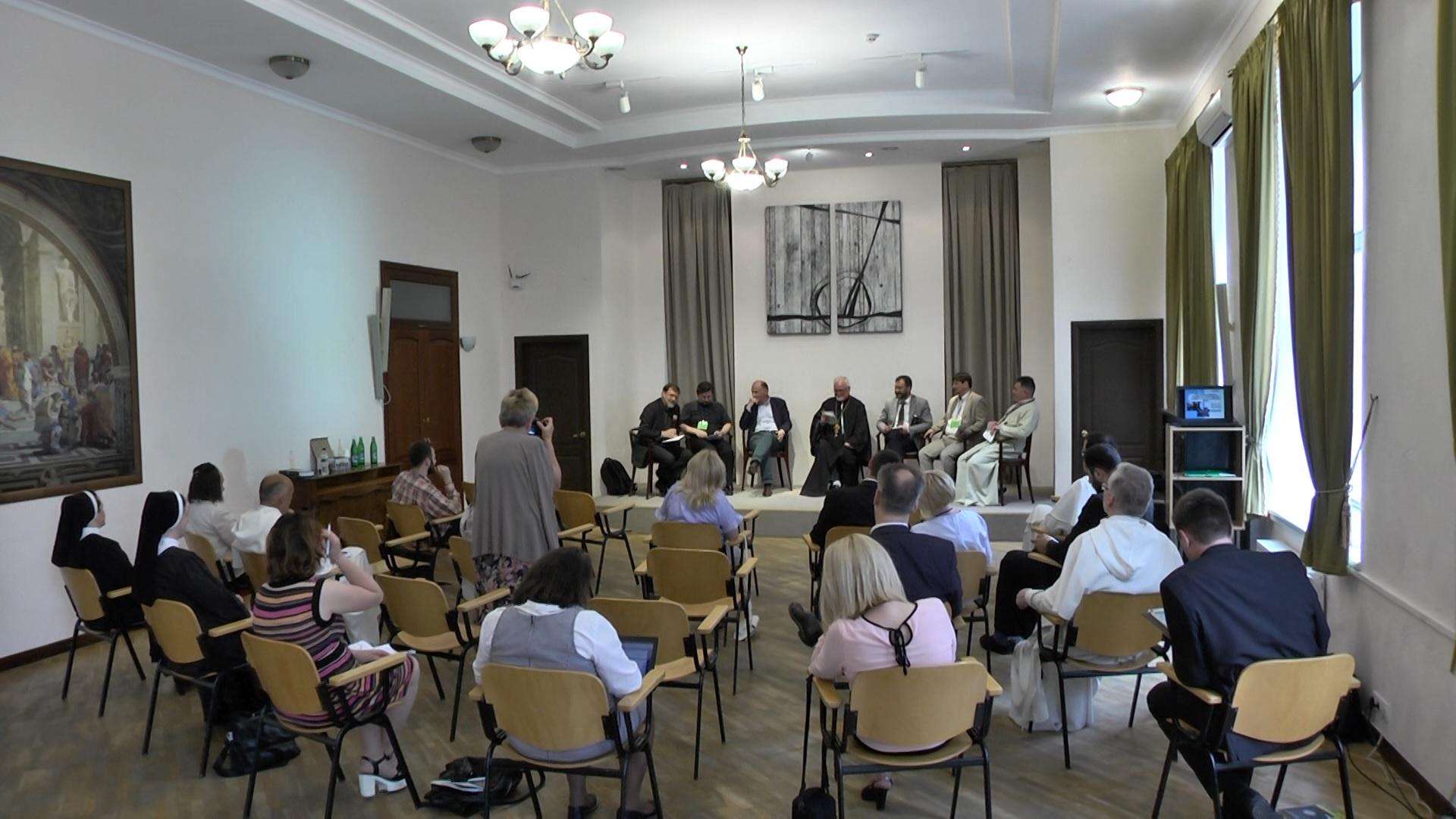 У Києві провели круглий стіл «Соціальне служіння церкви»