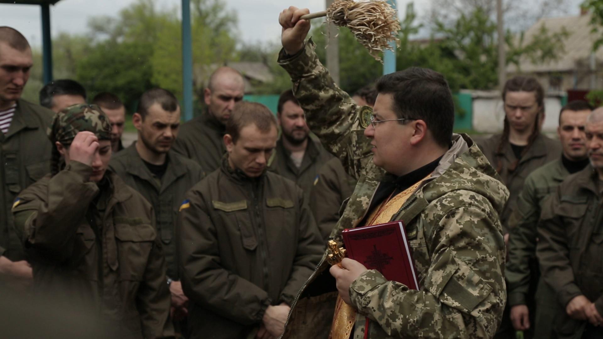 Виставлення Плащаниці та Великдень на передовій