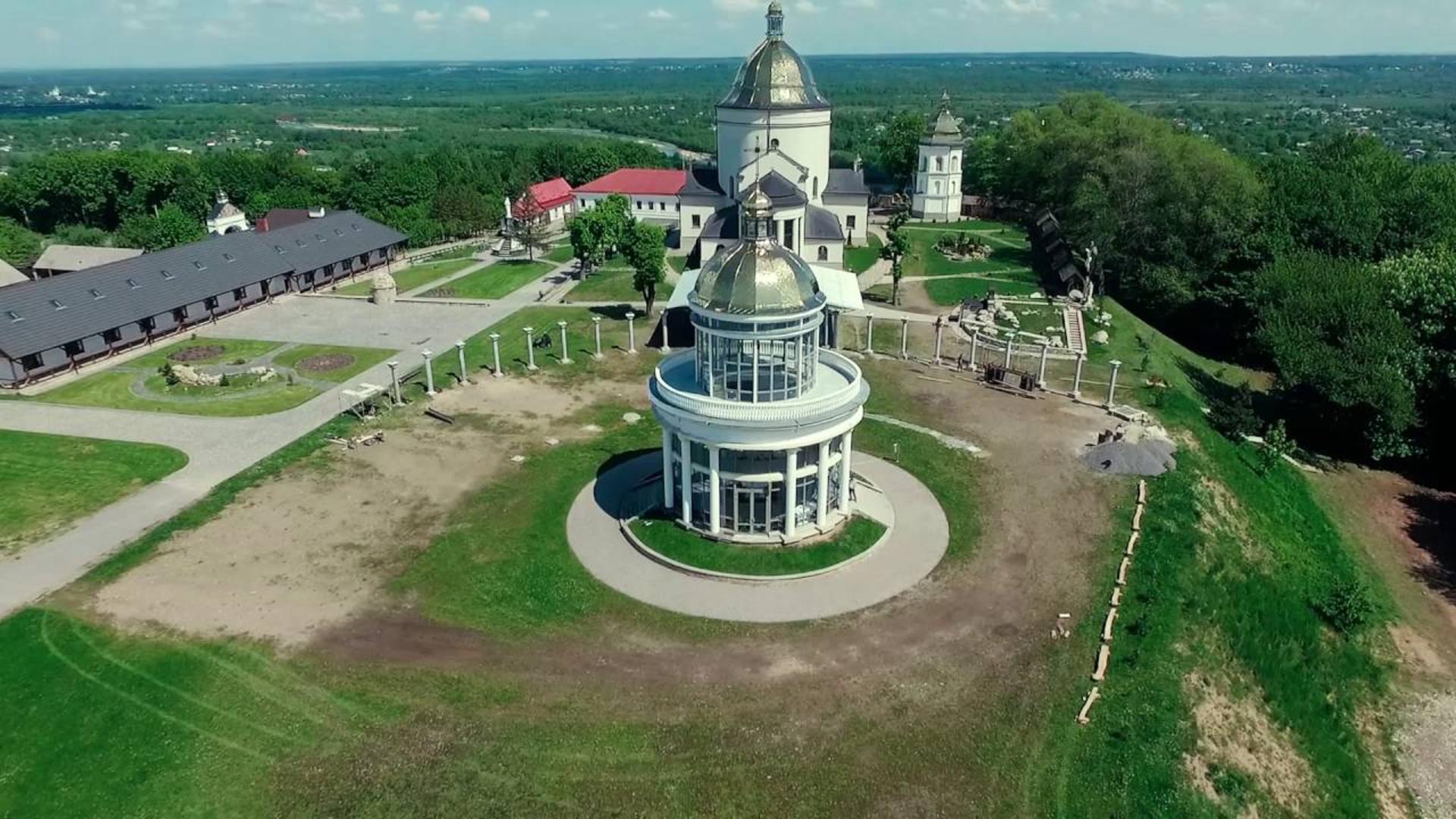 Святкова Архиєрейська Божественна Літургія у Гошеві