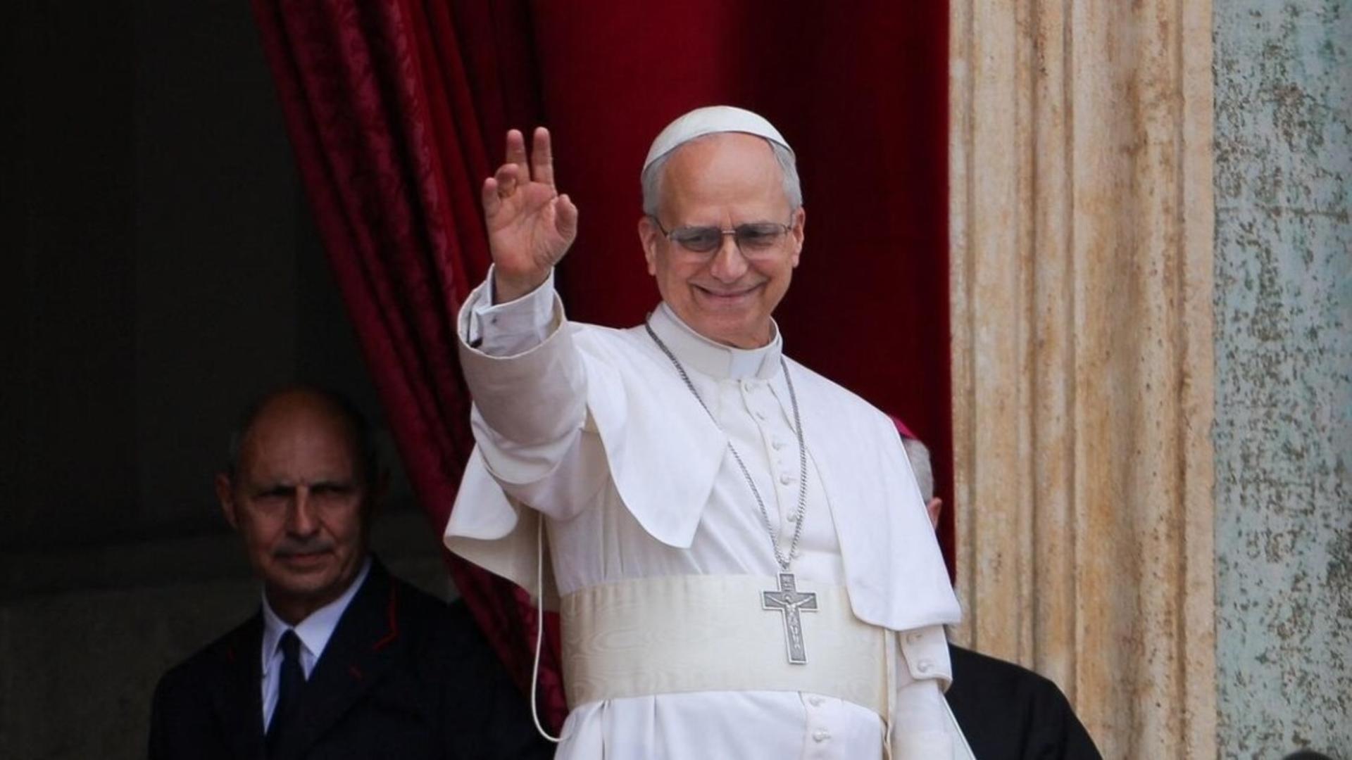 Папа Лев XIV молиться «Ангел Господній»: Дивіться пряму трансляцію з українським перекладом