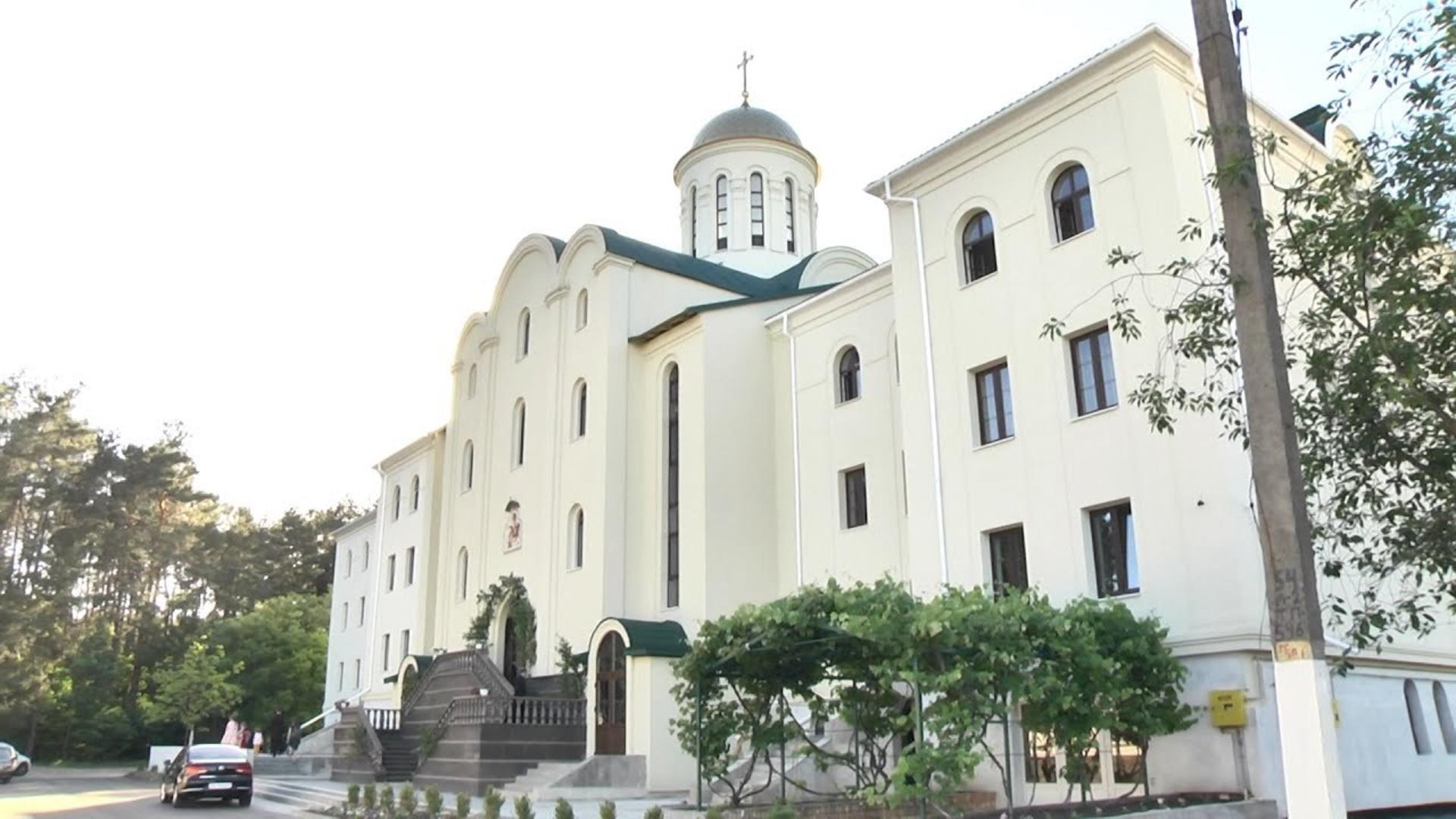 Вечірня у Київській Трьохсвятительській духовній семінарії