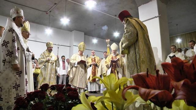 Кардинал Сандрі помолився в крипті Блаженнішого Любомира 