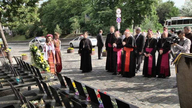 Кардинал П’єтро Паролін вшанував пам’ять Героїв Небесної Сотні